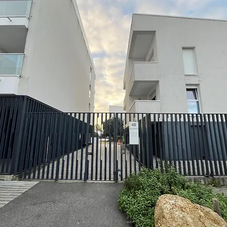 Ambre Appart-wifi-terrasse-parking-terrasse-2 Couchages Апартаменты Ла-Рошель