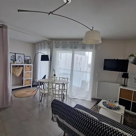 Ambre Appart-wifi-terrasse-parking-terrasse-2 Couchages