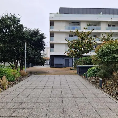 Ambre Appart-wifi-terrasse-parking-terrasse-2 Couchages Ла-Рошель